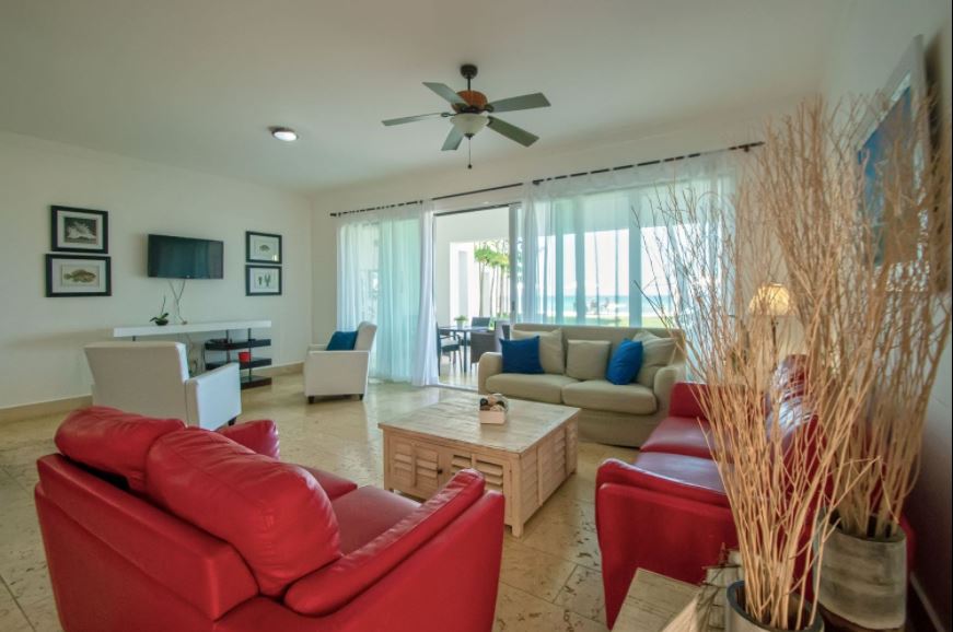 Beautiful And Comfortable 3 Bedrooms Beachfront Condo - Image 2