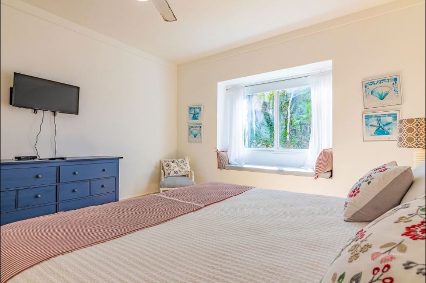 Beautiful And Comfortable 3 Bedrooms Beachfront Condo - Image 3