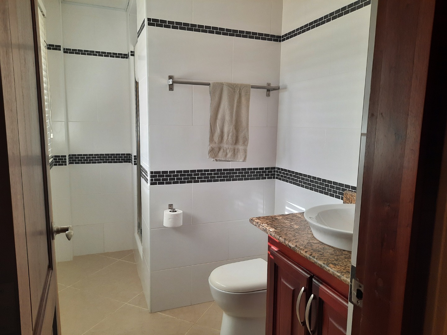 New Price Full Oceanfront 3 Bed 3 Bath Condo - Image 2