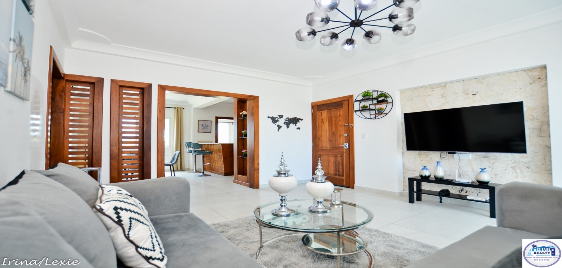 Sol Tropical 2 Bedroom Penthouse With Private Rooftop Walk To The - Image 3