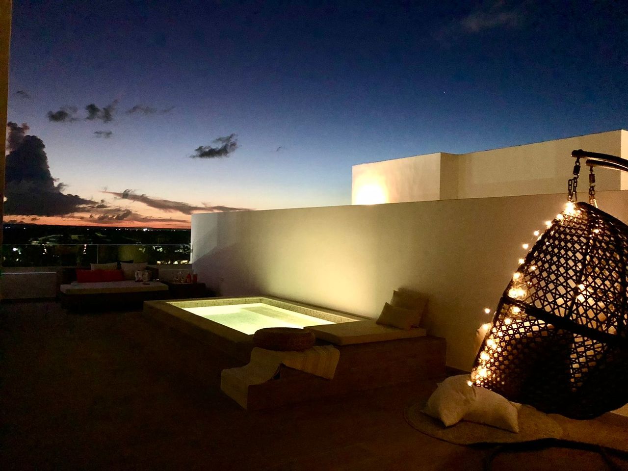 Luxurious 2 Bedroom Penthouse With Picuzzi - Image 4