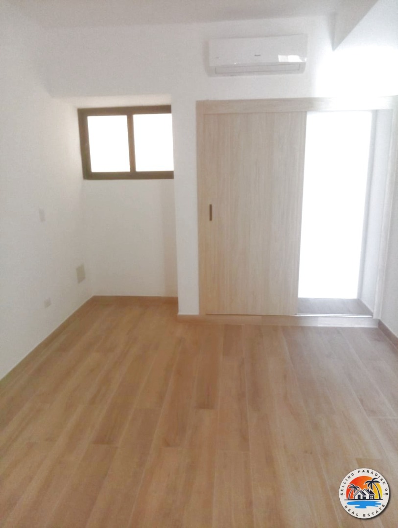 Penthouse - 3 Bedroom Plus Den - 2 Stories - 2450 Sq. Ft. - Image 3