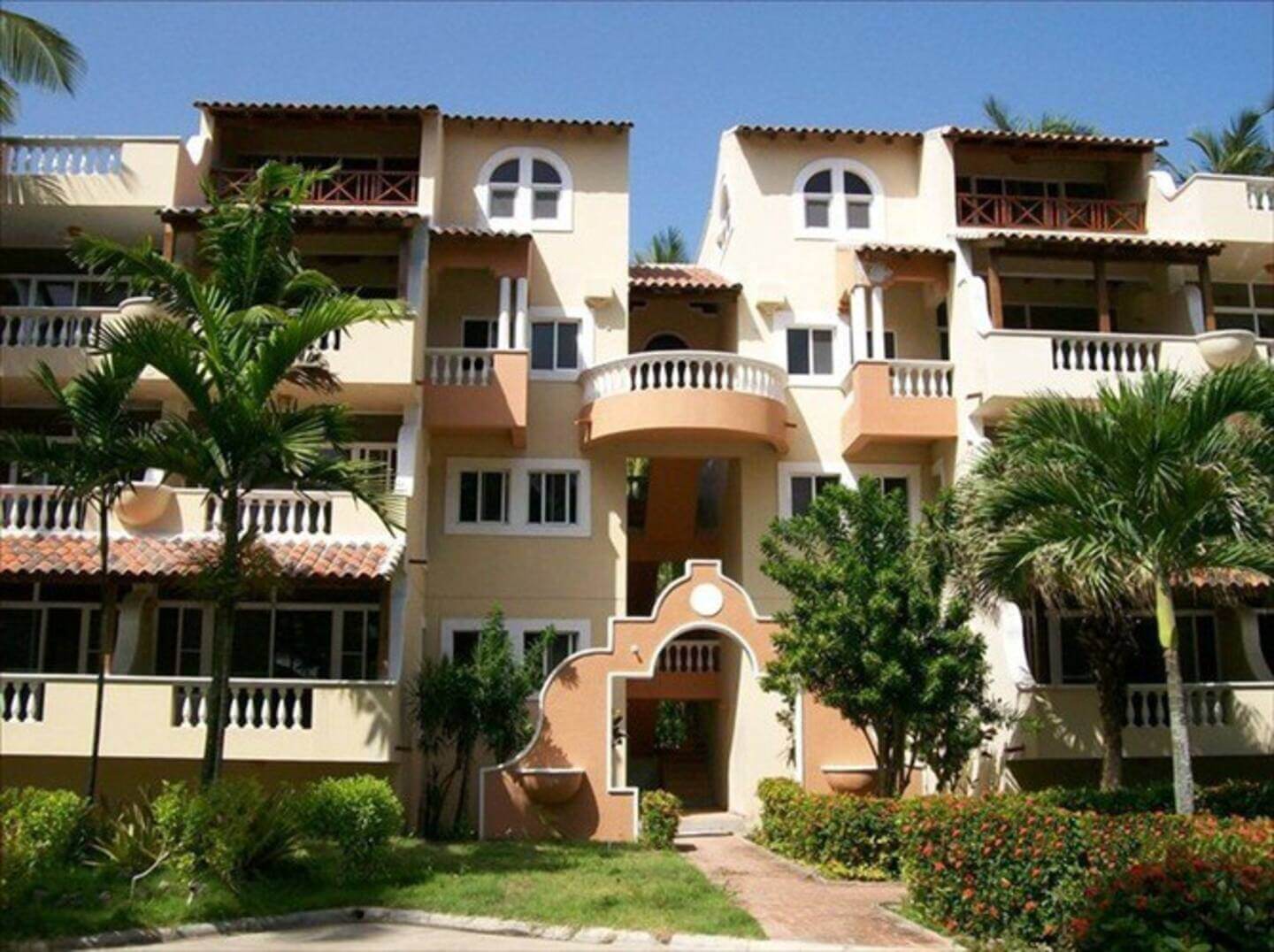 1 Bedroom Condo In With Ocean Views - Image 12