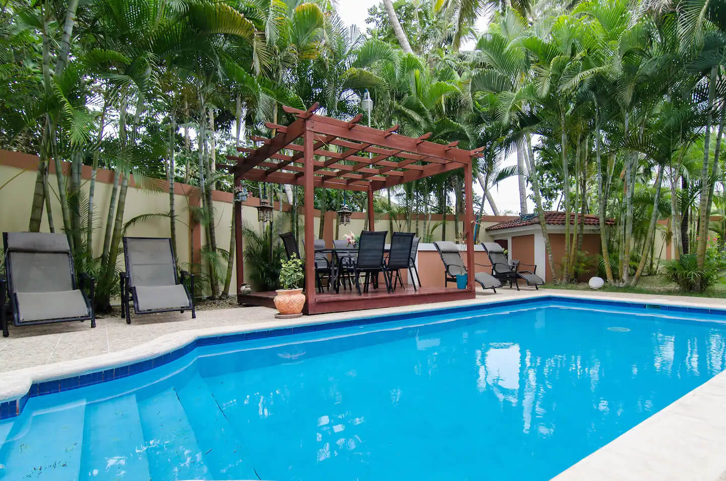 1 Bedroom Condo In With Ocean Views - Image 23