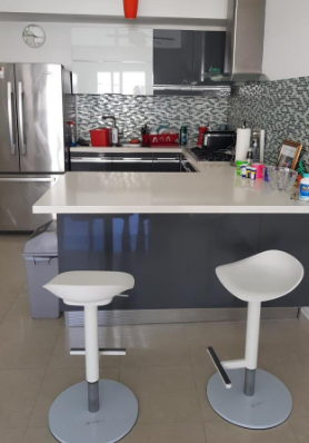 Beautiful 2 Bedroom Penthouse 4 Minute Walk To White Sand Beach - Image 4