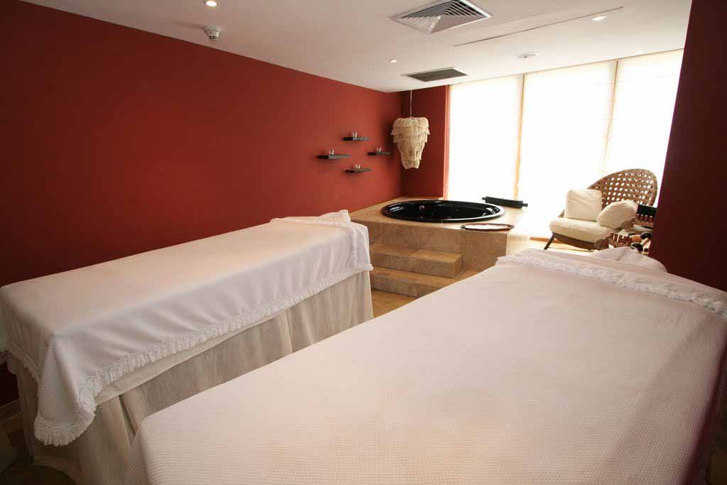 1 Bedroom Waterfront Condo On Puerto Bahia - Image 2