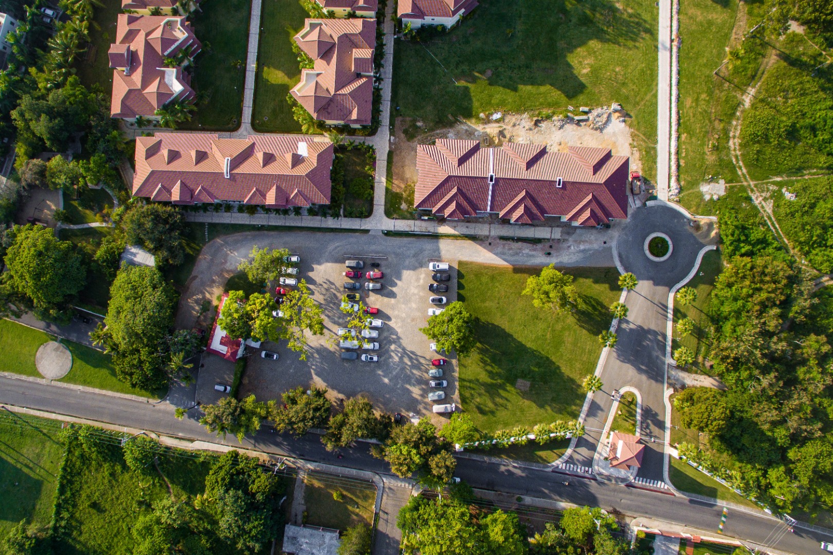 Full Furnished Executive 2 Bedrooms Condo - Image 3