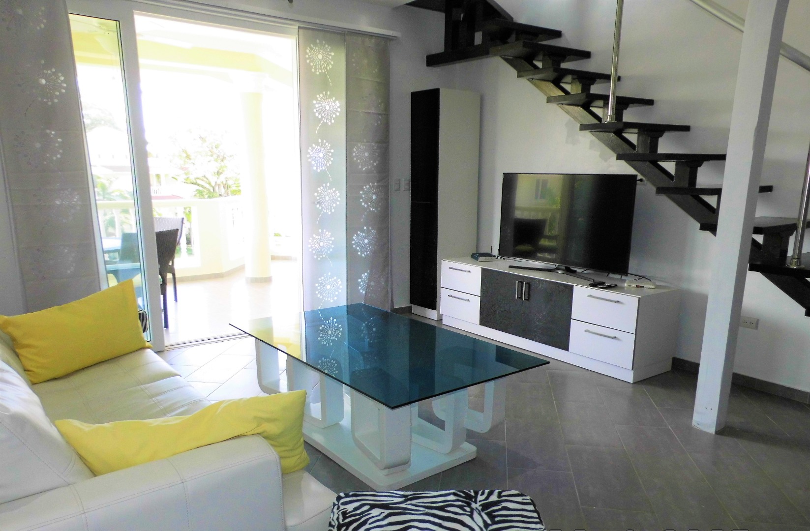 Full Furnished Executive 2 Bedrooms Condo - Image 4