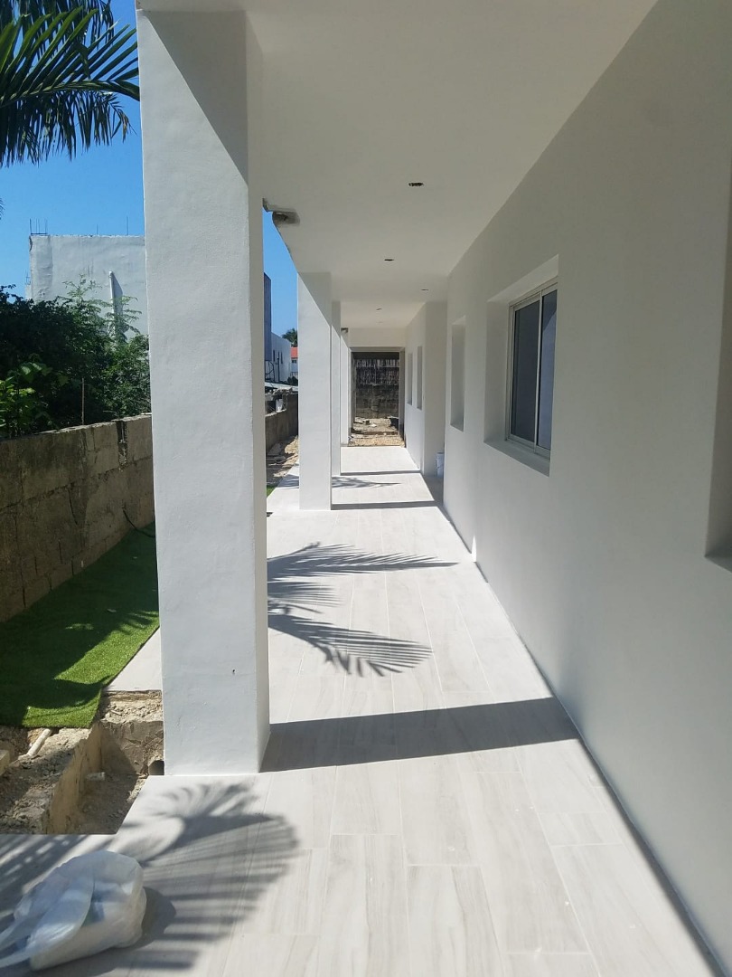 All New High End Condos - Image 2