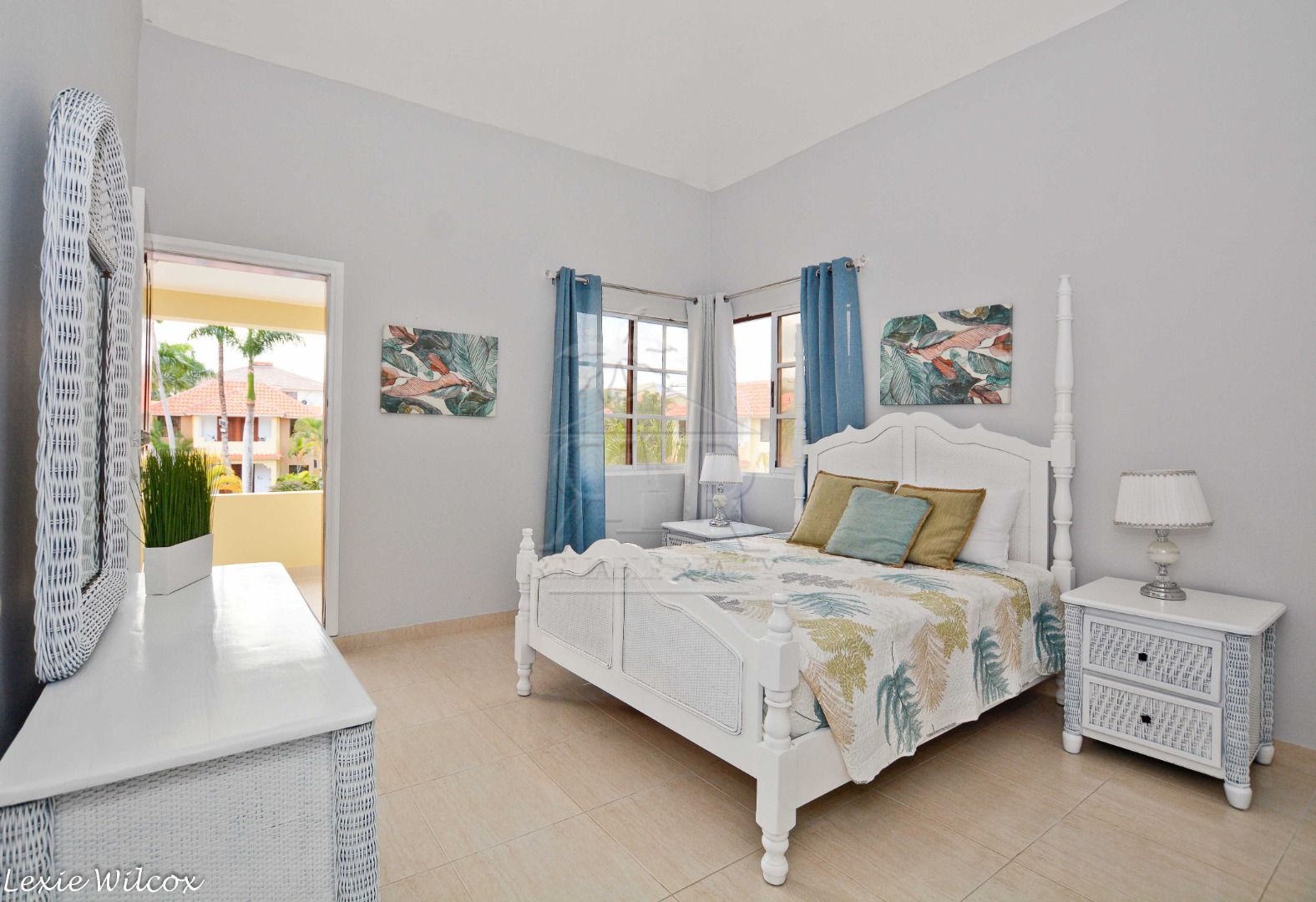 3 Bedroom House A Walk To The Beach - Image 4