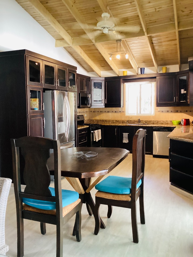 Beautiful 3 Bedrooms Villa - Image 2