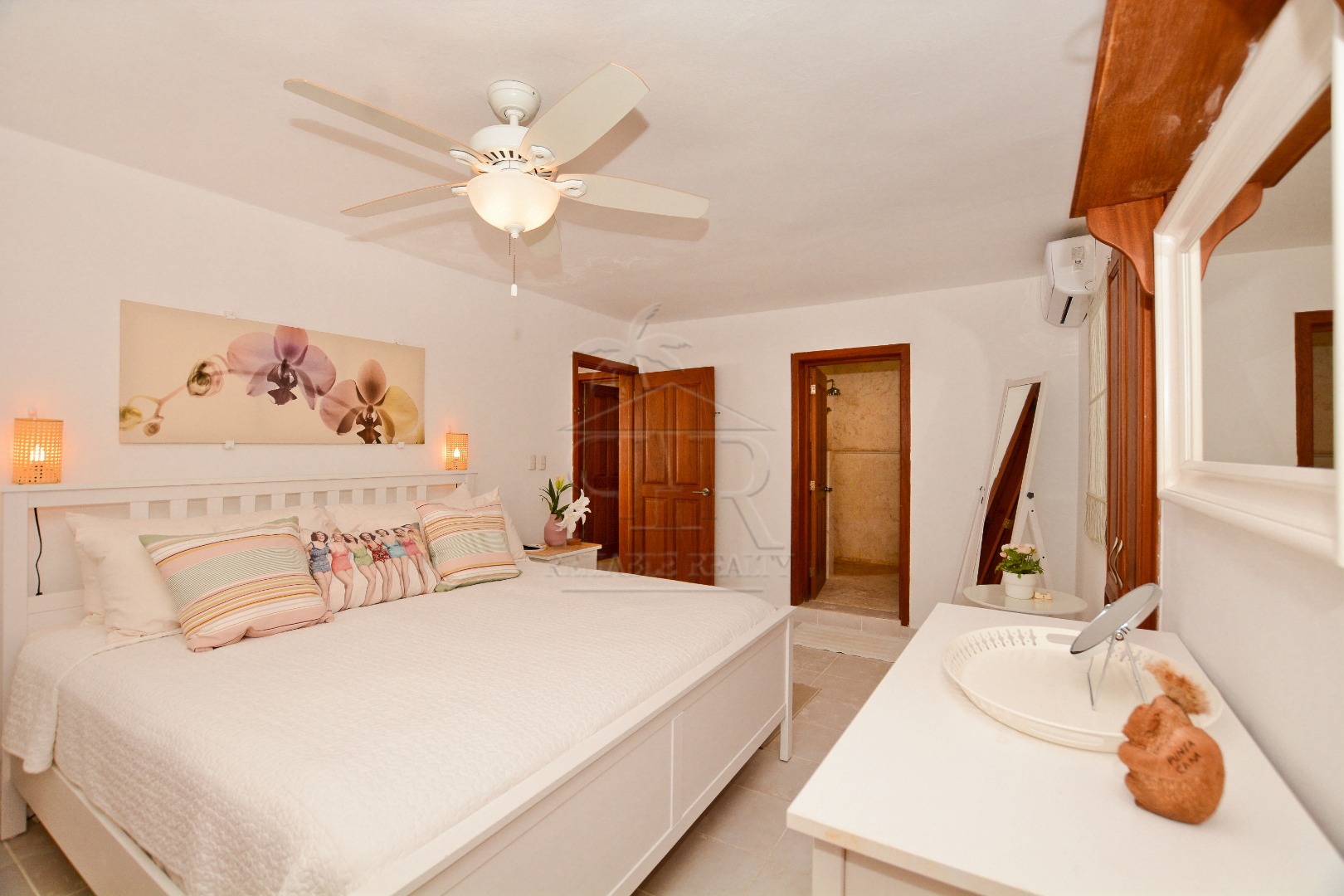 Los Corales Village Area - Ocean View Bi-level - Image 5