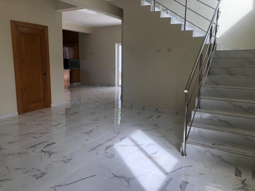 Modern 3 Bedroom 3 Bath Villa - Image 2