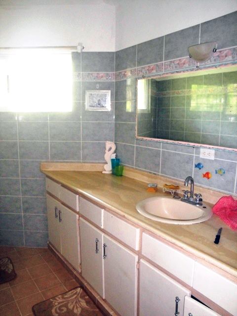 Fixer Upper 2 Bed - Image 2