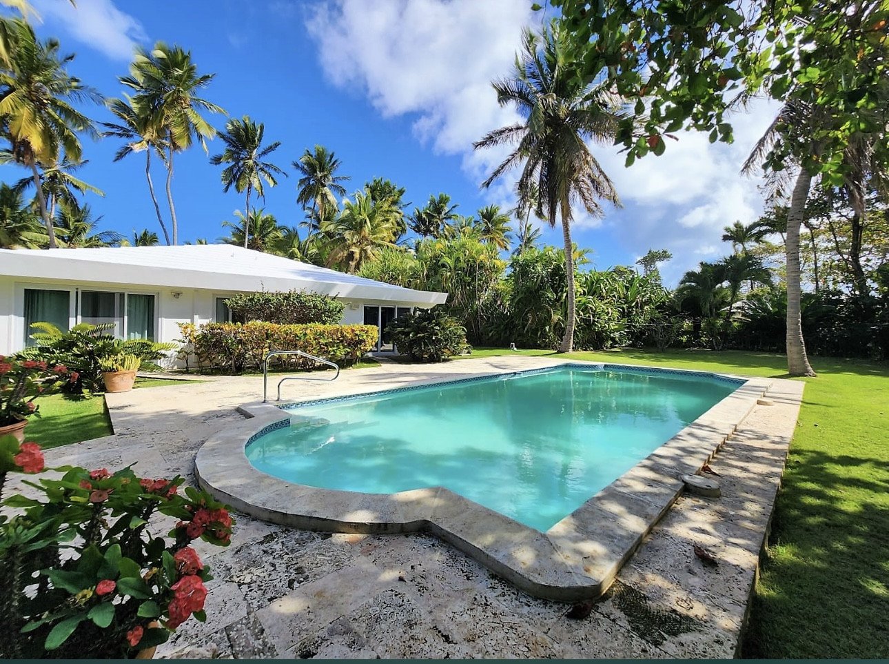 Cabarete Beachfront Home For Sale - Image 2