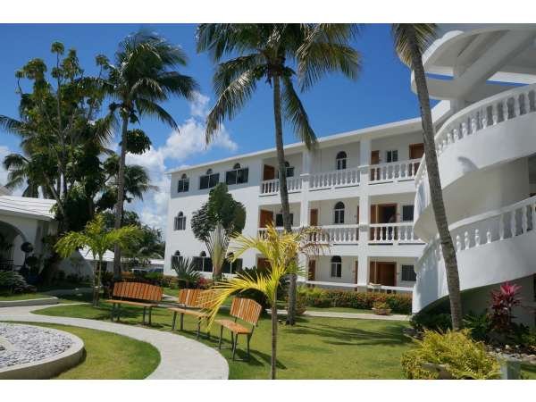 2 And 3 Bedroom Condos ( On Temp Sales Freeze) - Image 4