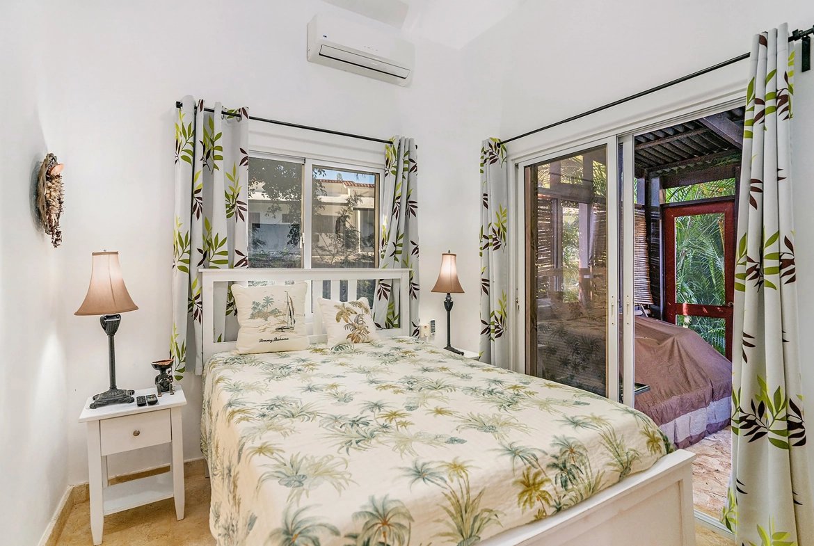 Beautiful 1 Bedroom Villa in Hispaniola  - Image 2