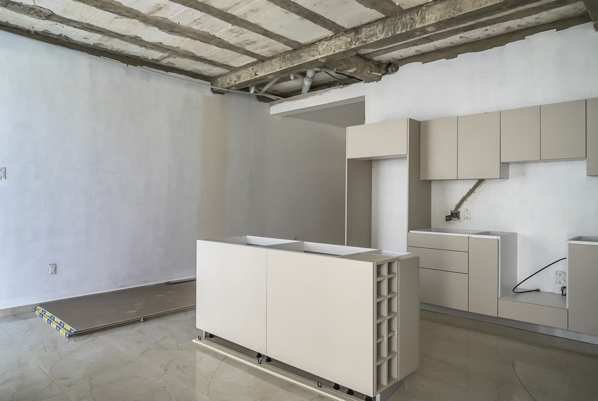 Modern 2 Bedroom Condo Steps To The Beach in Perla Marina - Image 5