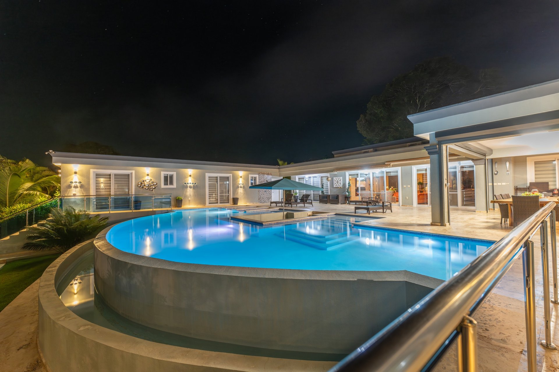 Beautiful 5 BR Luxury Villa For Sale Casa Linda - Image 3