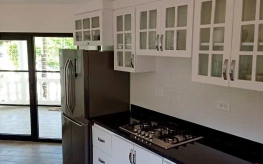EN VENTA – ACOGEDOR APARTAMENTO EN SOSÚA - Image 2