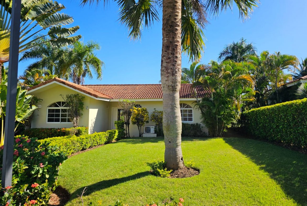 Beautiful Views 3 Bedroom Villa For Sale in Hispaniola  - Image 2