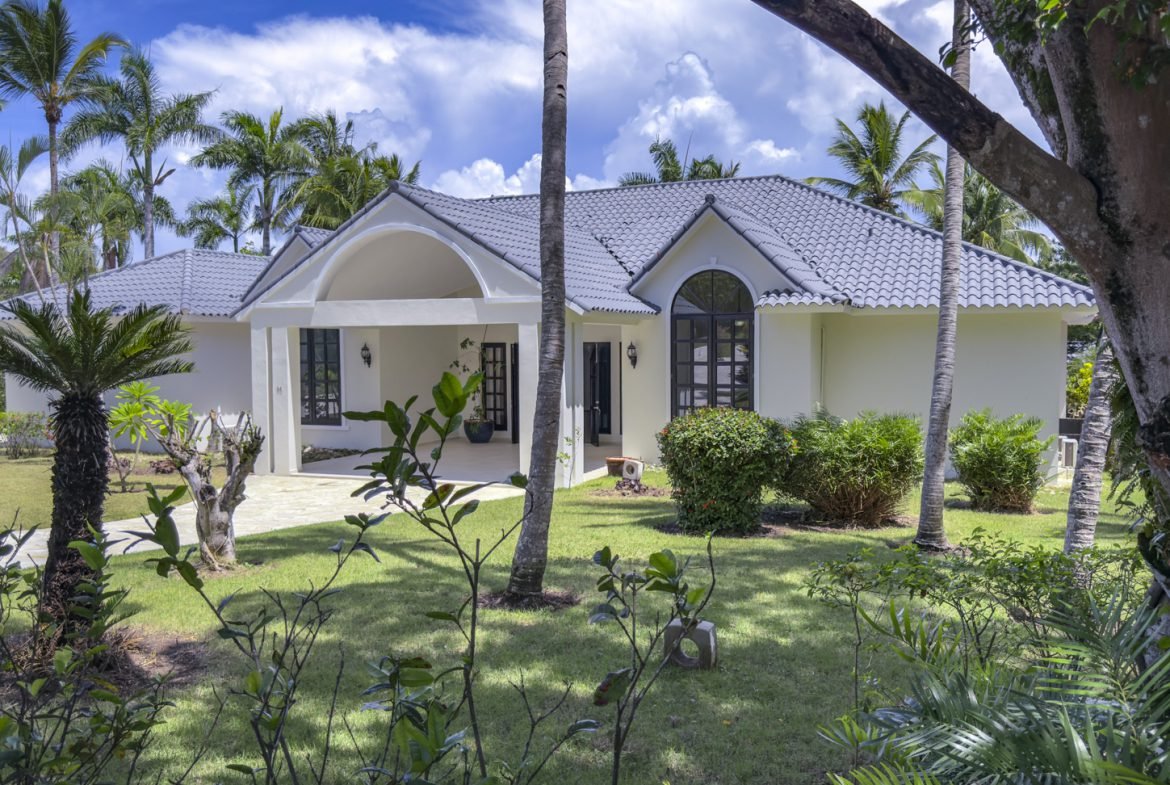 5-Bedroom Luxury Villa in Sea Horse Ranch - Image 5