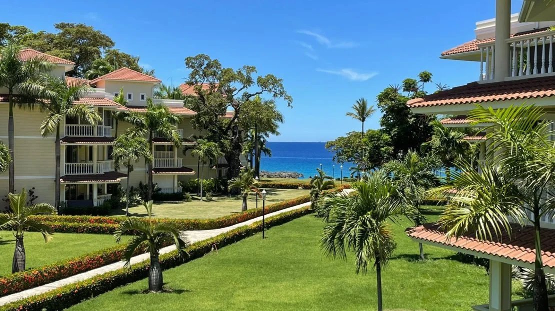 Apartamento de 2 Habitaciones con Vista al Mar en Sosúa – Ideal para Vivir o Invertir - Image 1