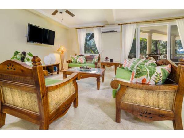 Stunning Oceanfront Condo 3 Bed 3.5 Bath - Image 2