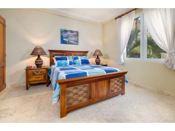 Stunning Oceanfront Condo 3 Bed 3.5 Bath - Image 4