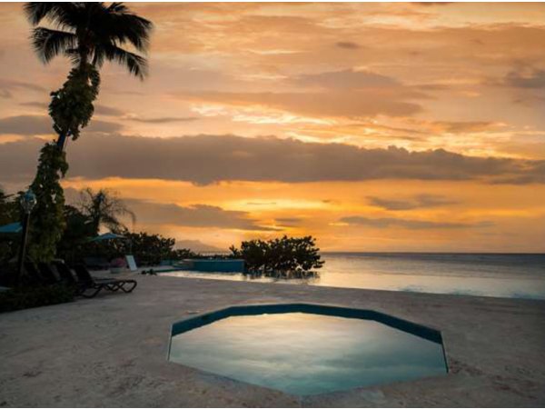 Stunning Oceanfront Condo 3 Bed 3.5 Bath - Image 5