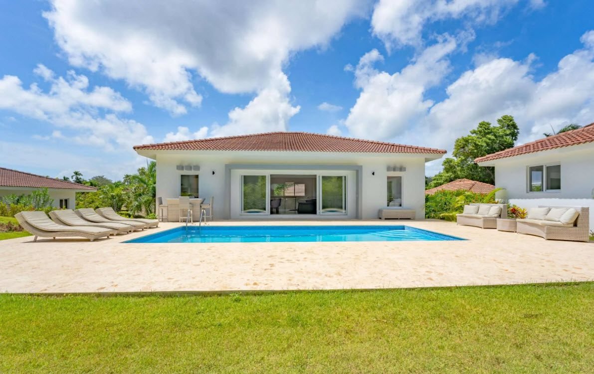 Residencial Hispaniola: Luxury 4 Bed Villa for Sale in Sosua - Image 4