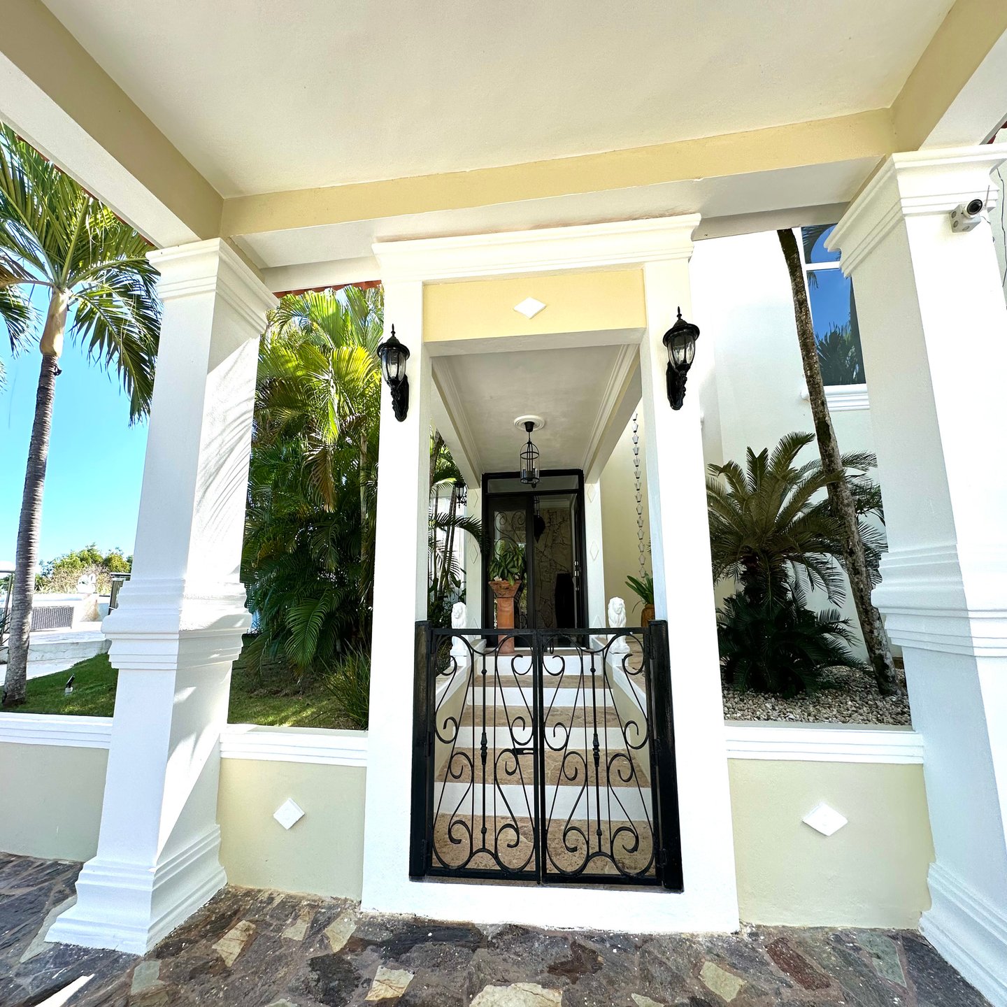 Unique Private Mansion Where Luxury Harmonizes With Nature For Sale, Sosúa - Image 3