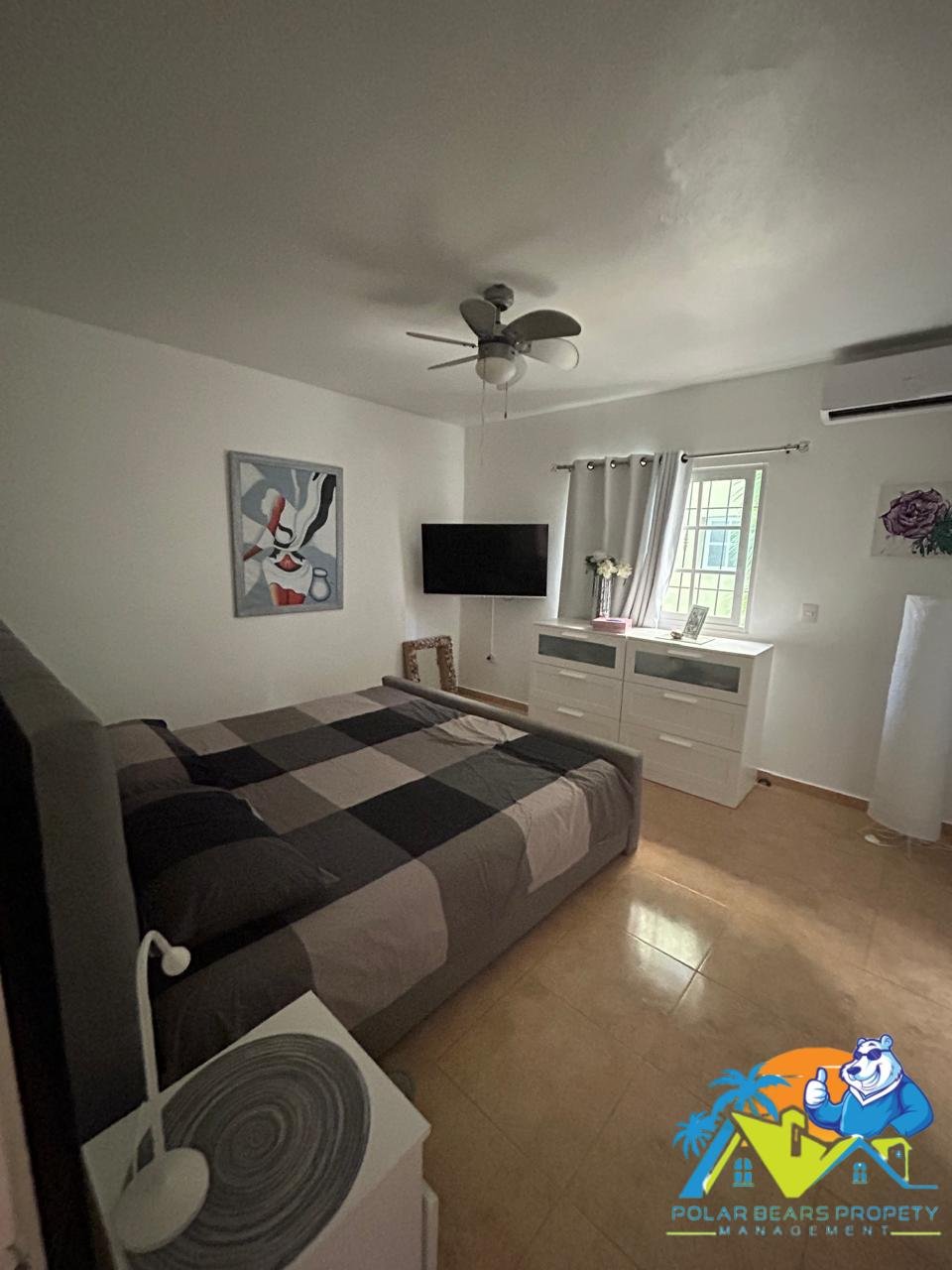 Fantastic fully renovated 1 bedroom Condo - Image 3