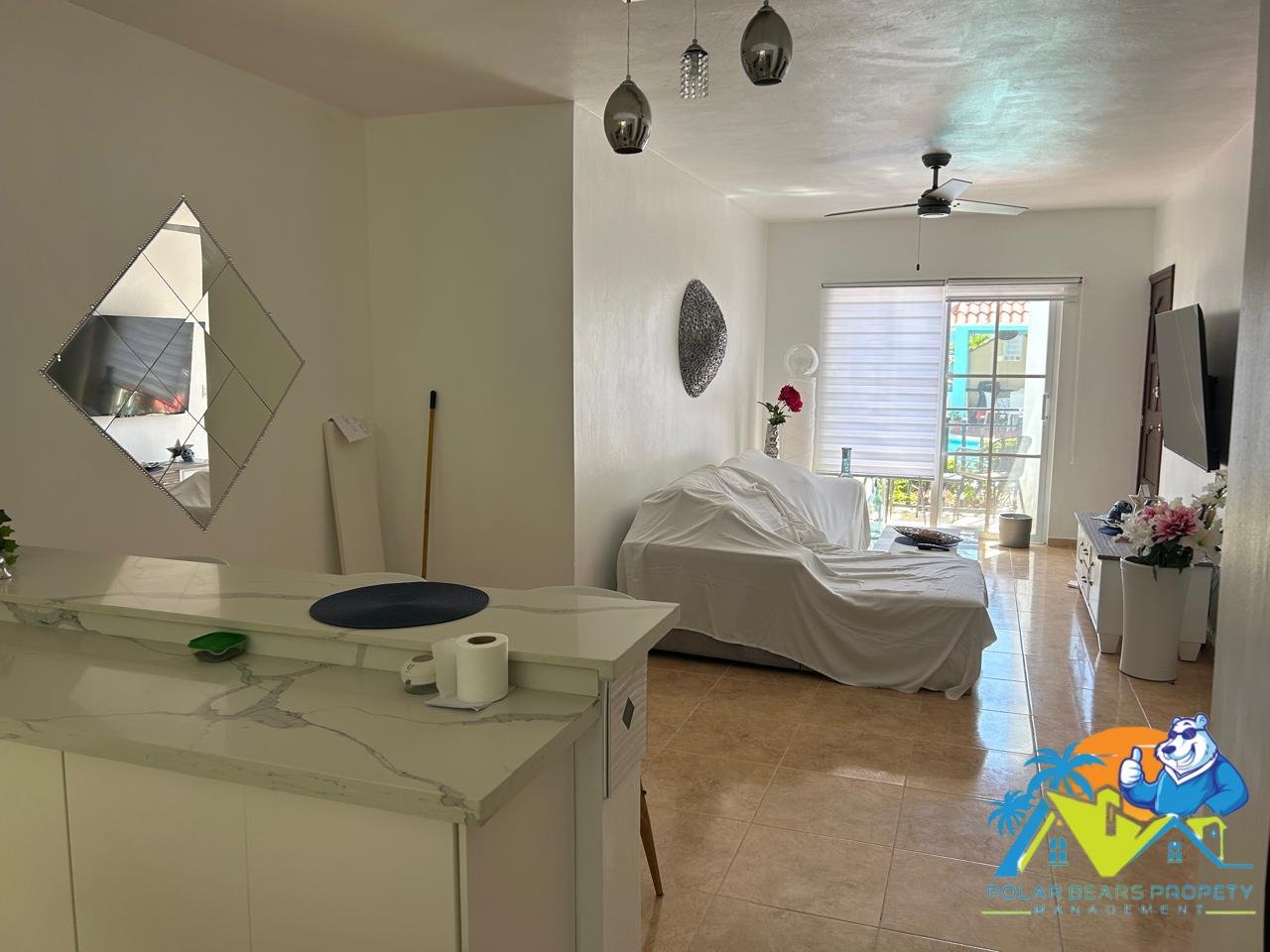 Fantastic fully renovated 1 bedroom Condo - Image 2