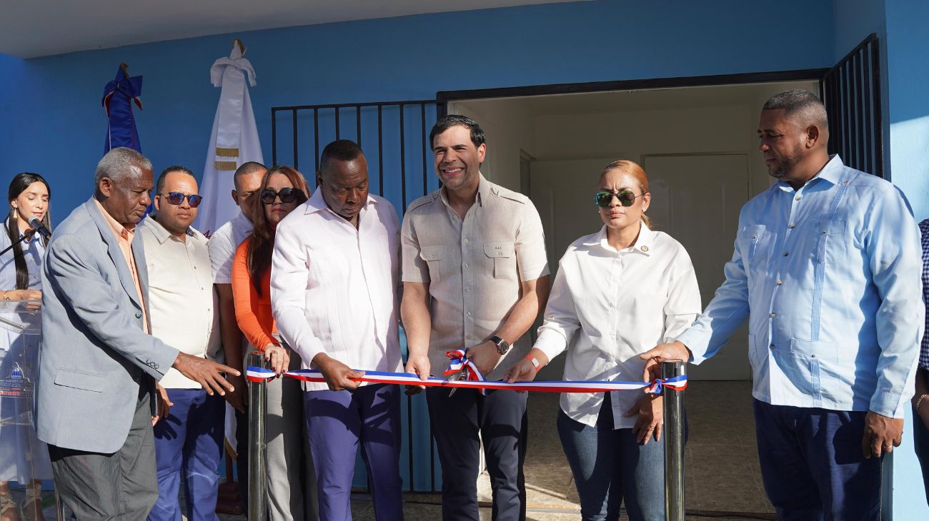 Dominican Culture Minister Reopens Renovated La Caleta Center