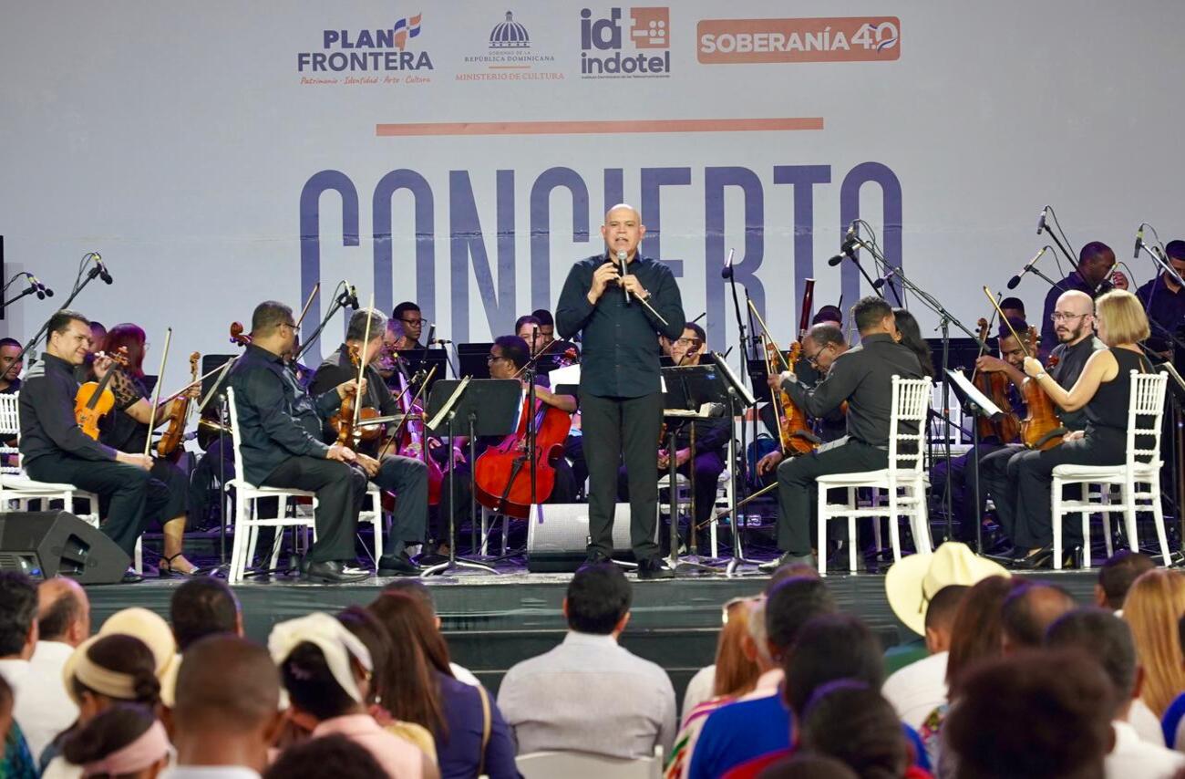 Dominican Philharmonic Performs at Historic Border Site