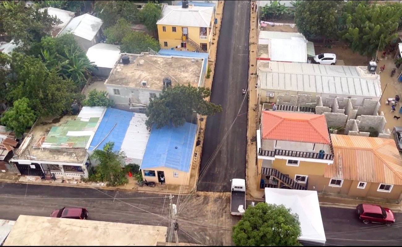 Abinader Inspects Santiago Road Project, Residents See Relief