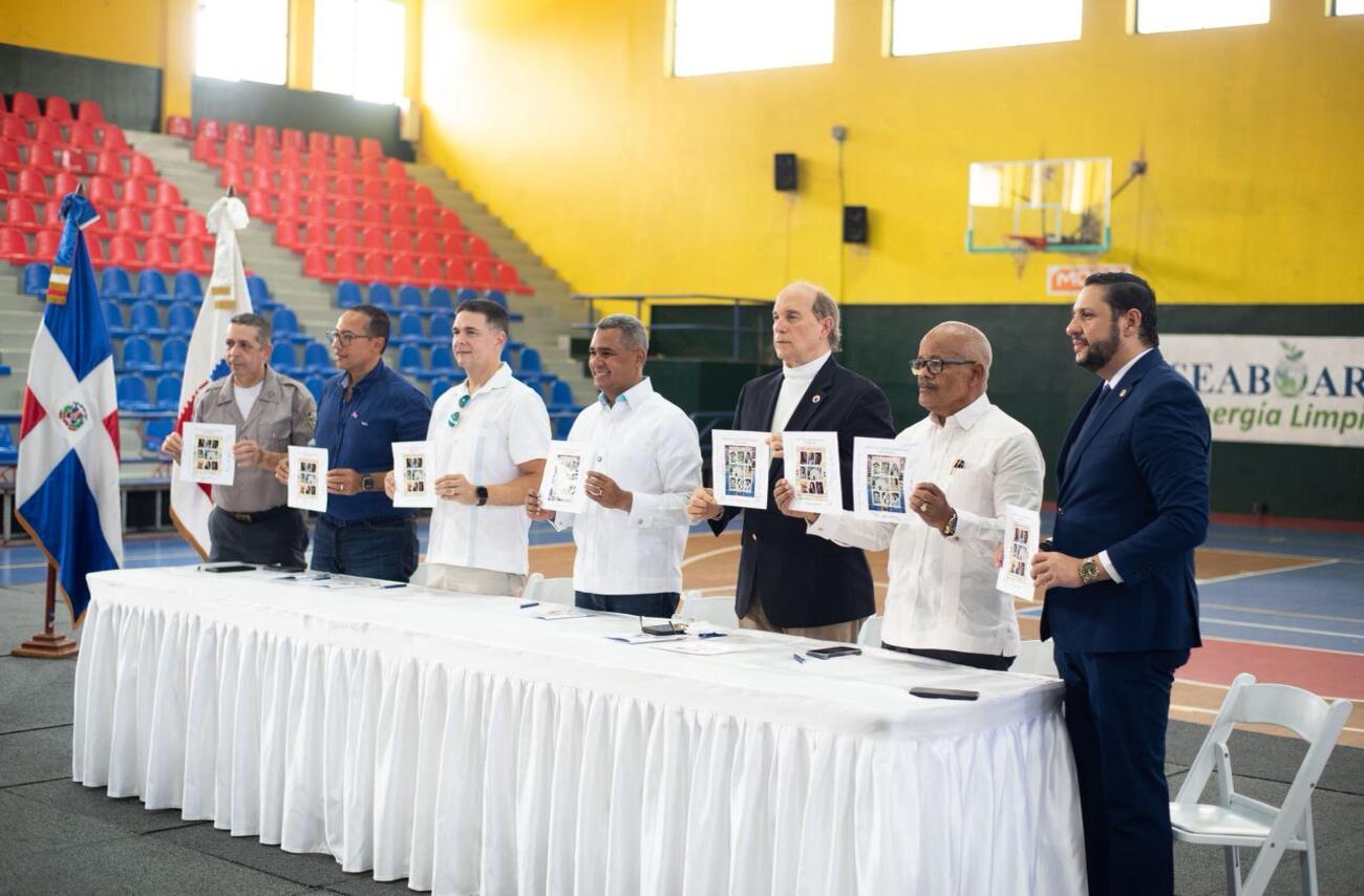 Dominican Post Unveils Stamps Honoring San Carlos Sports, Music Legends