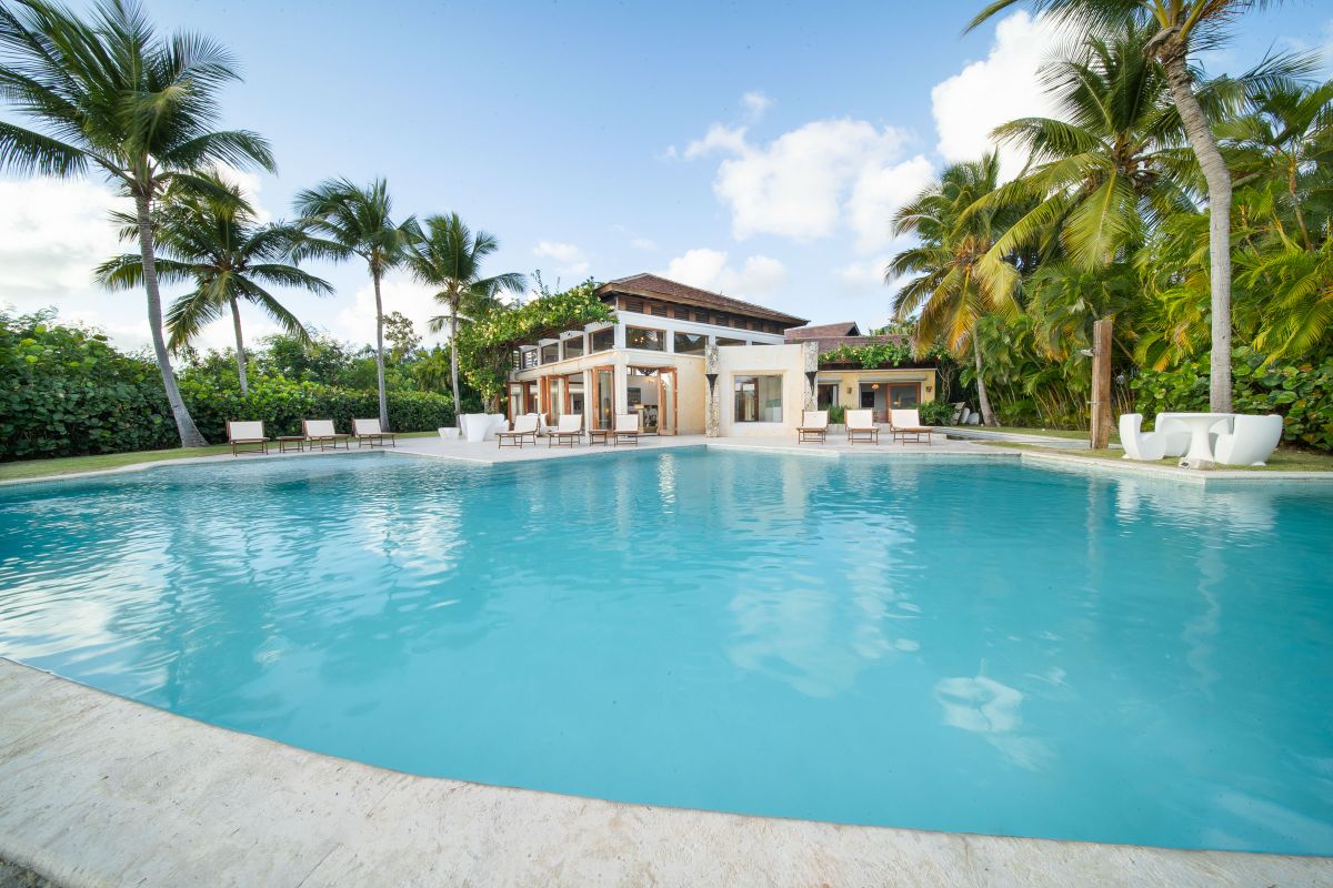Iconic 8-Bedroom Architectural Estate with Ocean & Golf Views in Cap Cana - Image 1