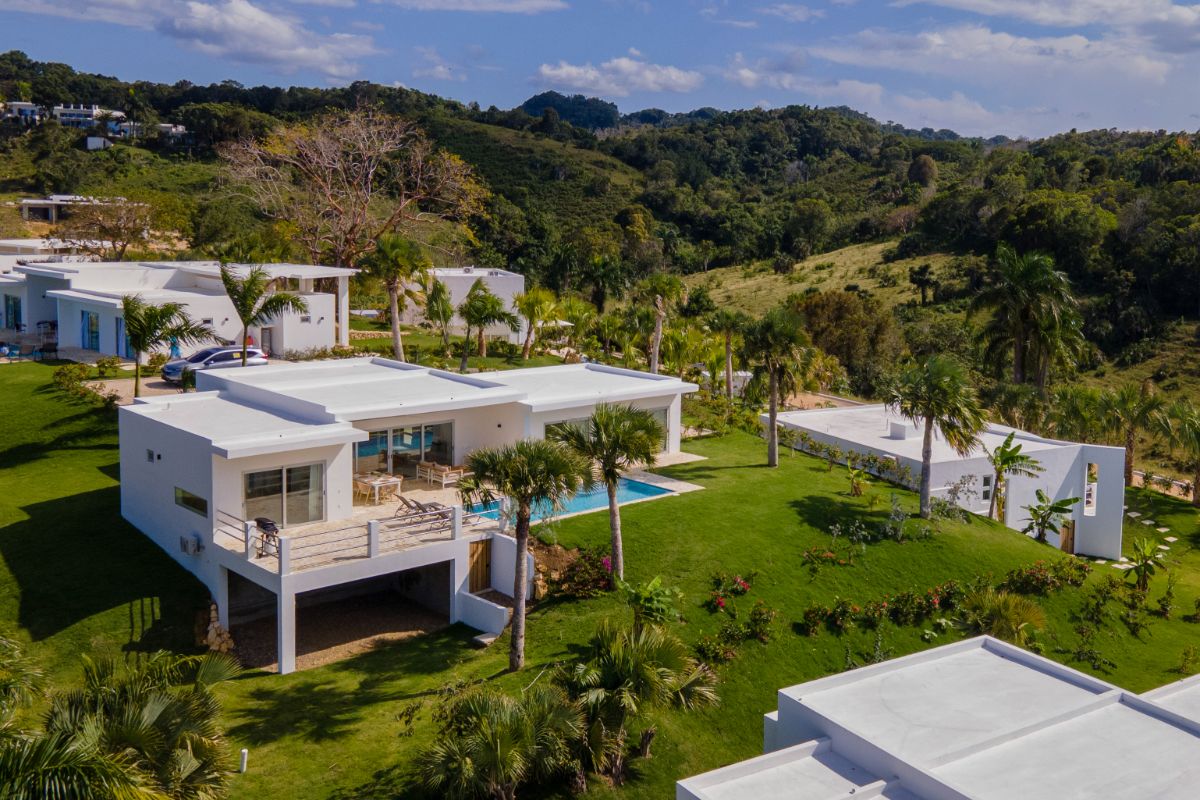 Luxury, peace and simplicity define this cozy nest - Image 3