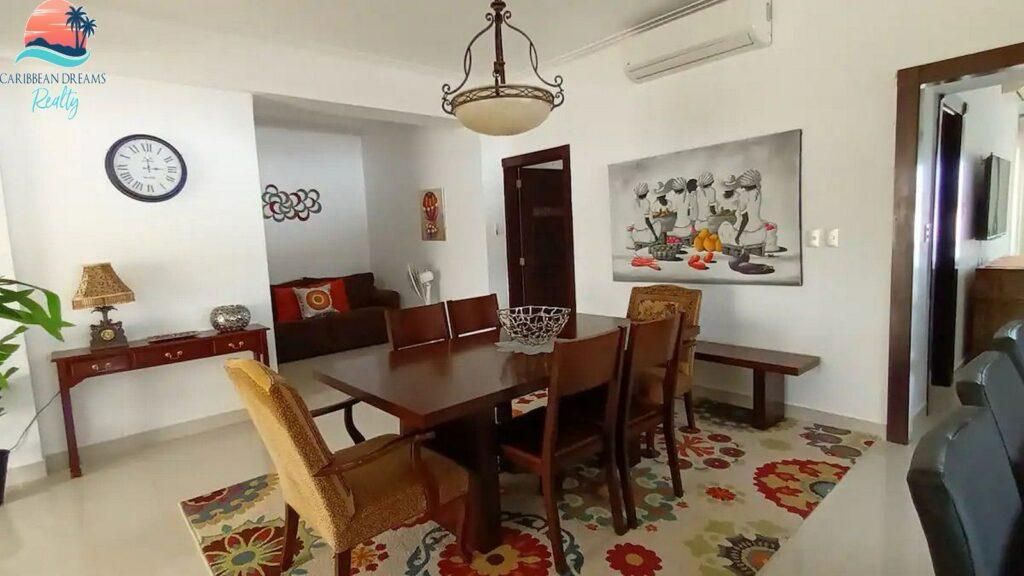 Spacious Top-Floor 2-Bedroom Apartment | Fully Furnished and Airbnb-Ready  - 2